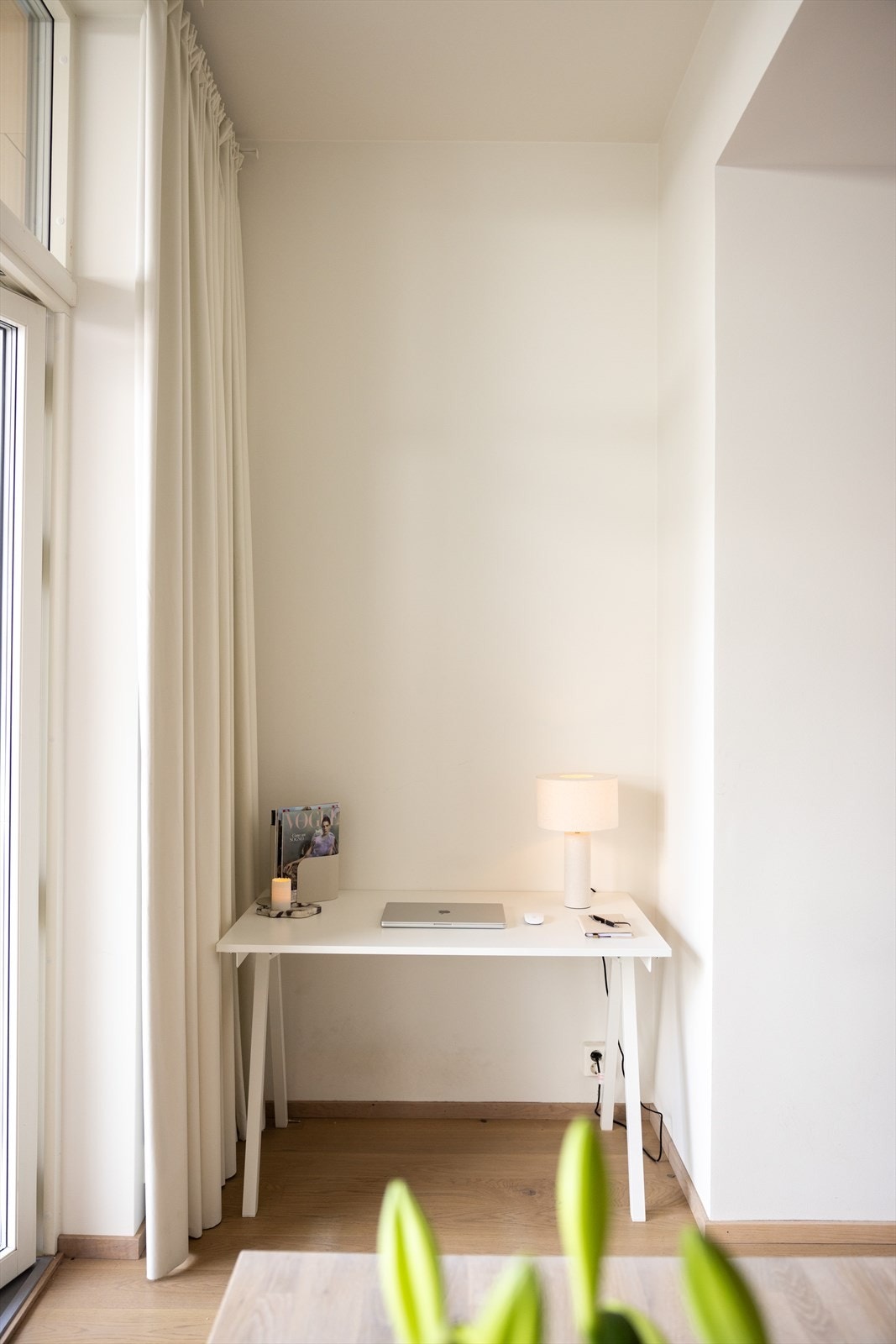 Bygget er nytt fra 2020 med nybyggskvaliteter slik som balansert ventilasjon, vannbåren gulvvarme og heisadkomst. Galleribilde