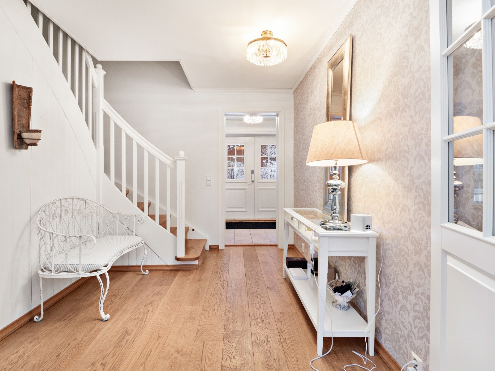 Gang/trapperom sett fra stuen Galleribilde