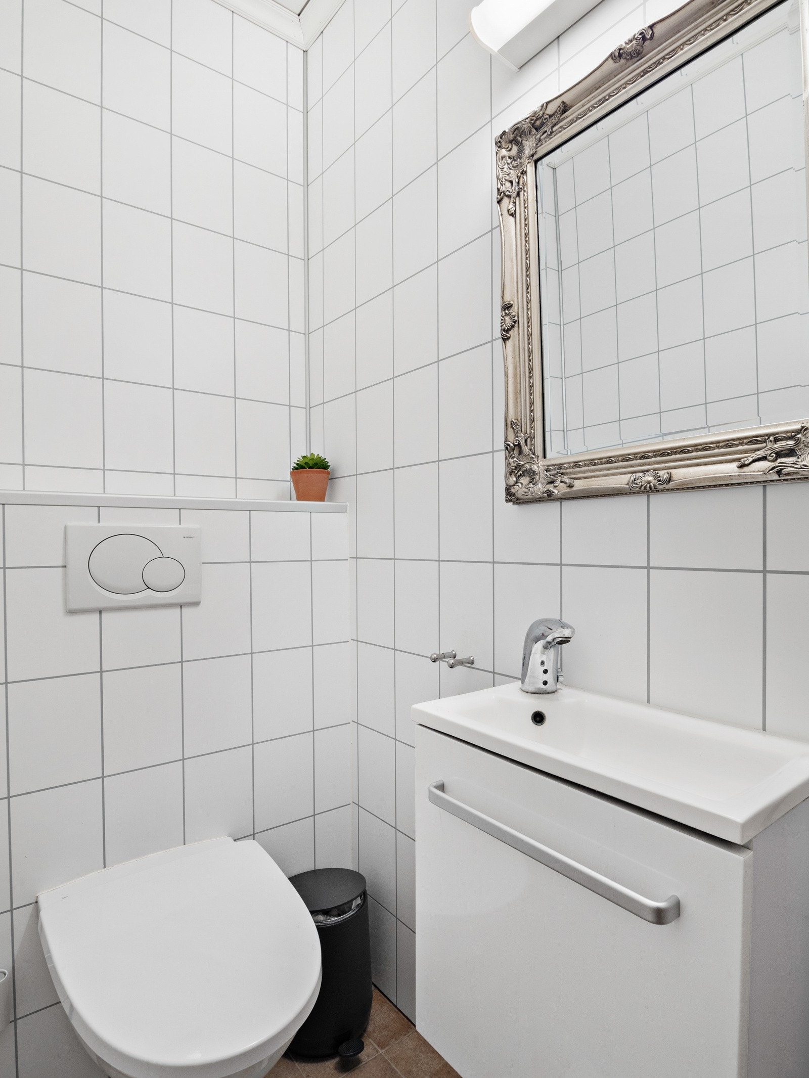 I hovedetasjen er det eget toalettrom Galleribilde