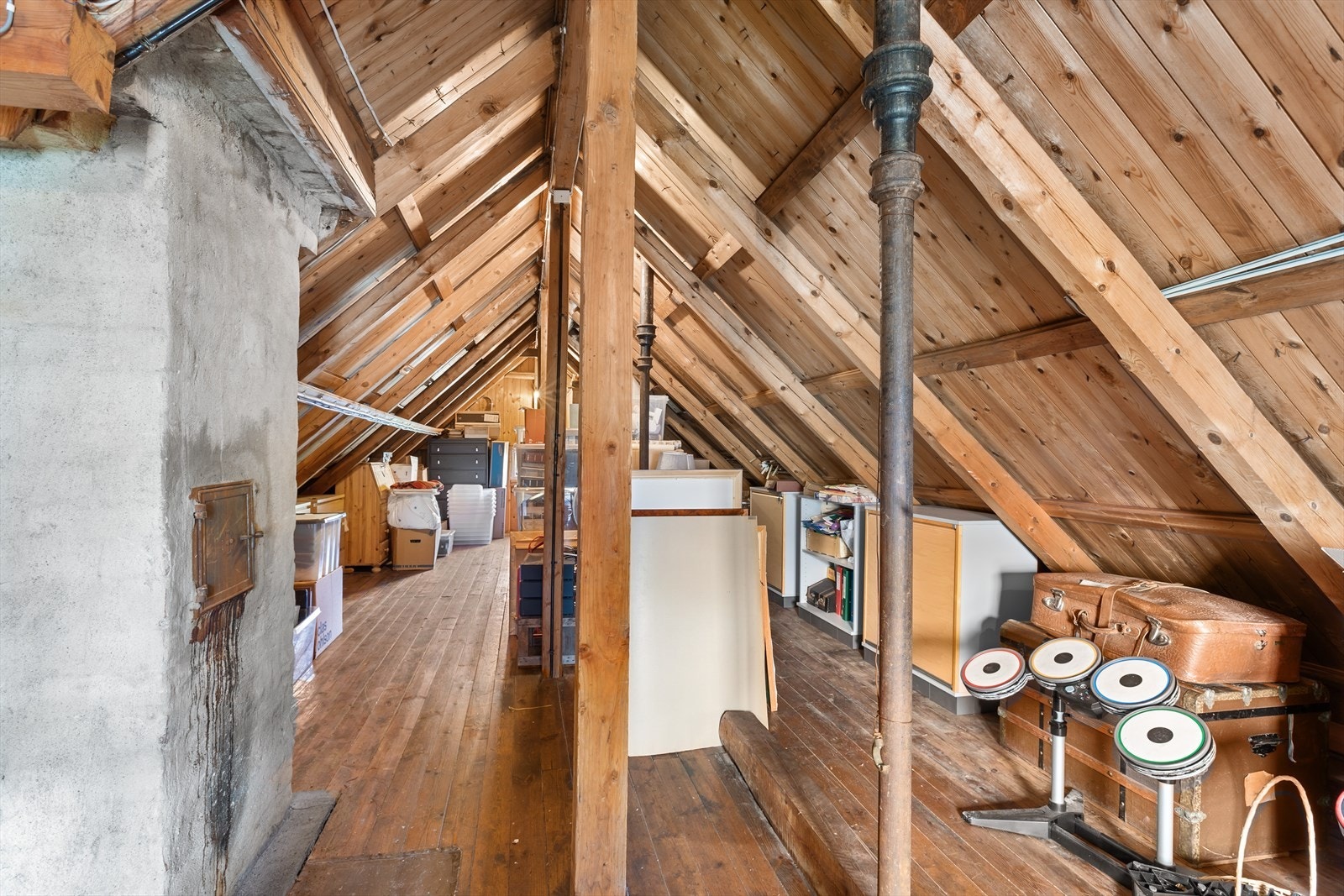 Stort lagringsloft. Galleribilde