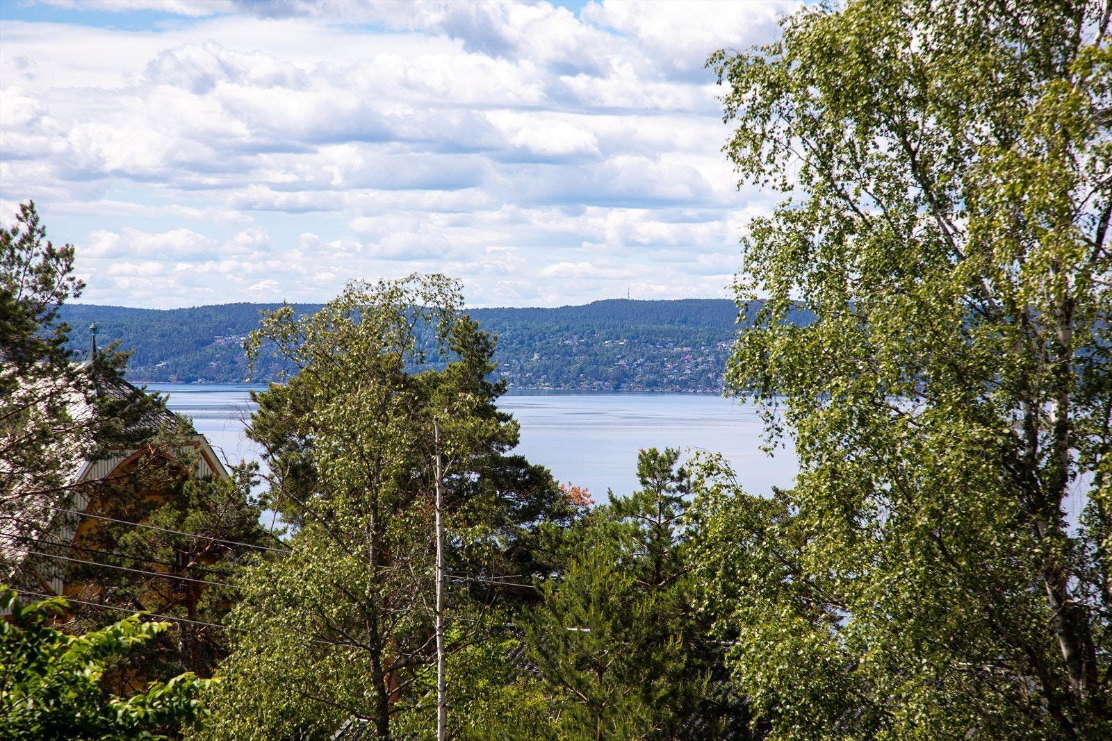 Klassisk utsiktseiendom med svært ettertraktet beliggenhet. Galleribilde