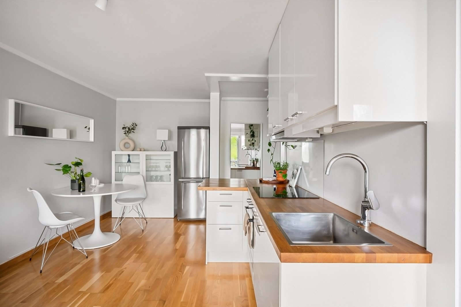 Varmtvann og fyring er inkludert i felleskostnadene. Galleribilde