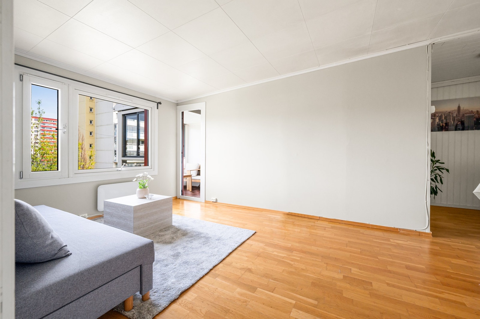 Fra stuen kommer du ut til boligens herlige balkong. Galleribilde