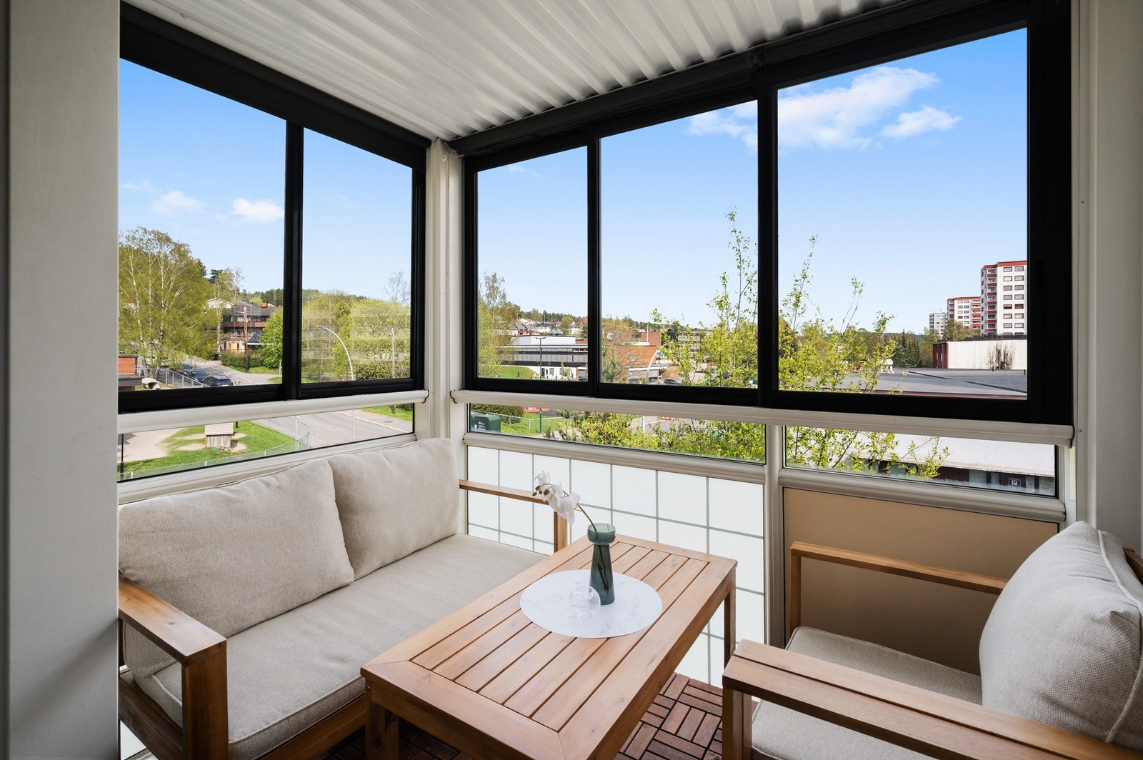 Krogsveen v/Nhut Nam Huynh har gleden av å presentere Rasmus Engers vei 2D Galleribilde