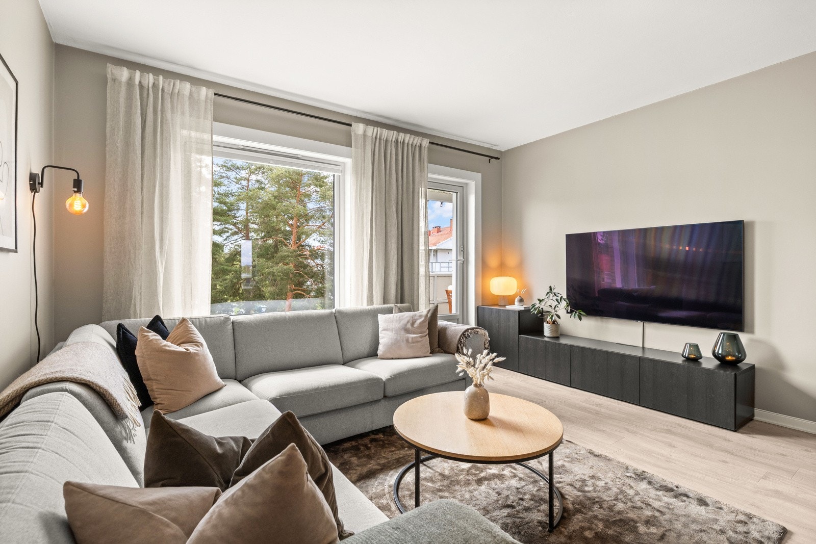 Moderne og tiltalende fargevalg. Lunt og stilrent. Galleribilde