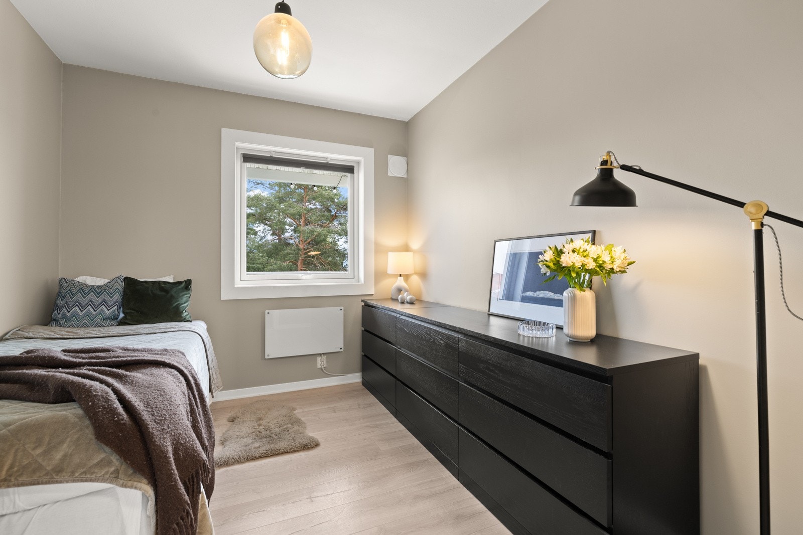 Soverom nr. 2. Galleribilde