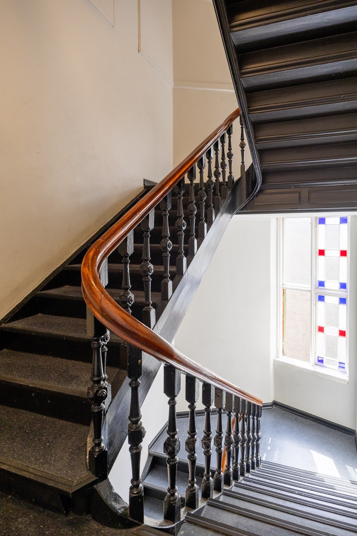 Veldrevet sameiet i en klassisk bygård. Galleribilde