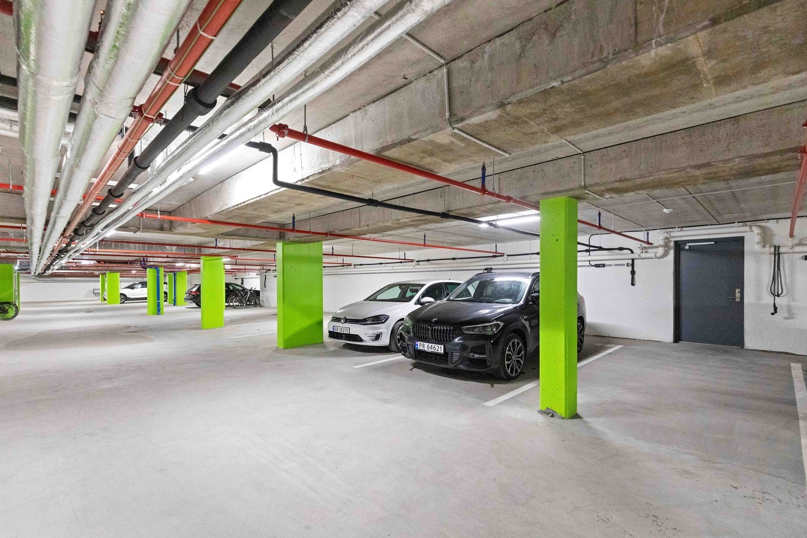 Mulighet for kjøp av p.plass i garasjekjeller. Gjesteplasser i kjeller Galleribilde