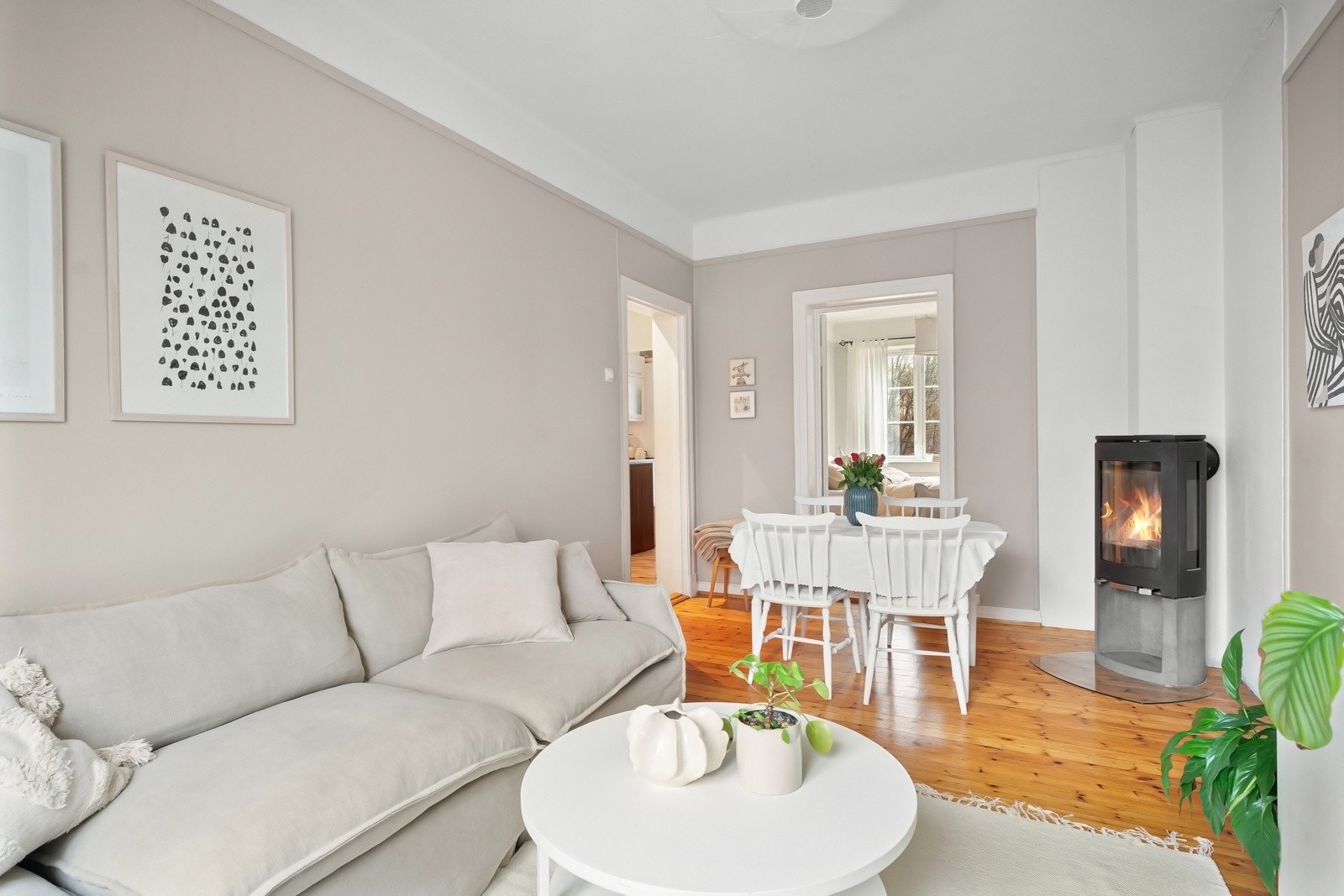 Leiligheten har heltre originale tregulv. Galleribilde