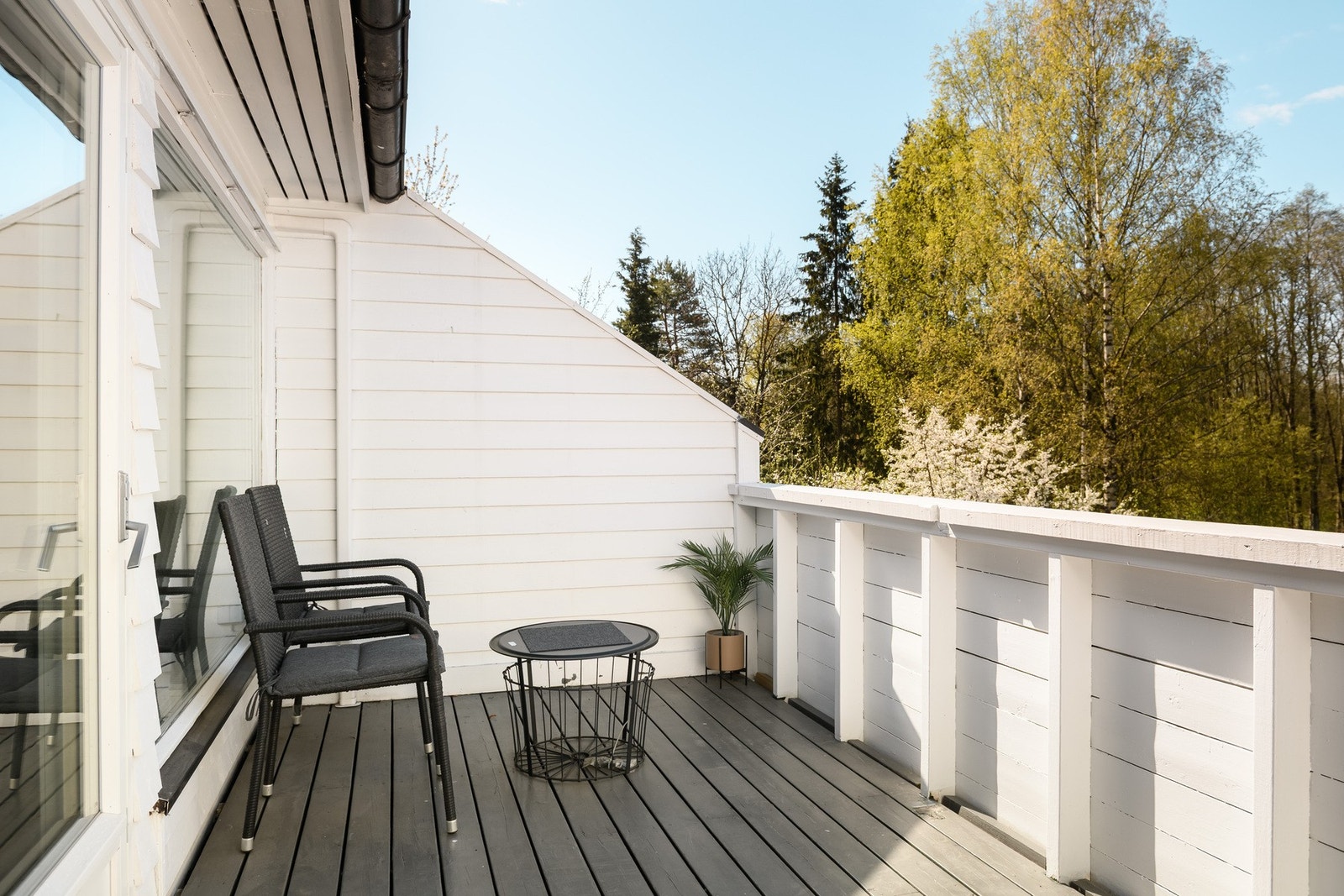 Deler av kledningen ble skiftet og det ble gjort noe etterisolering i 2024. Galleribilde