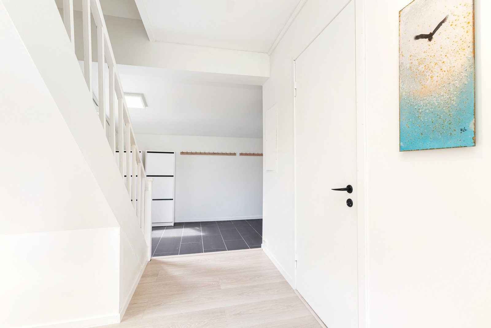Fra gangen er det inngang til gjestetoalett Galleribilde