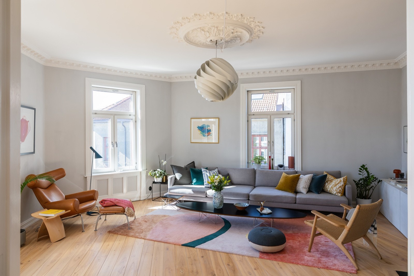 Luftig og stor hjørnestue Galleribilde