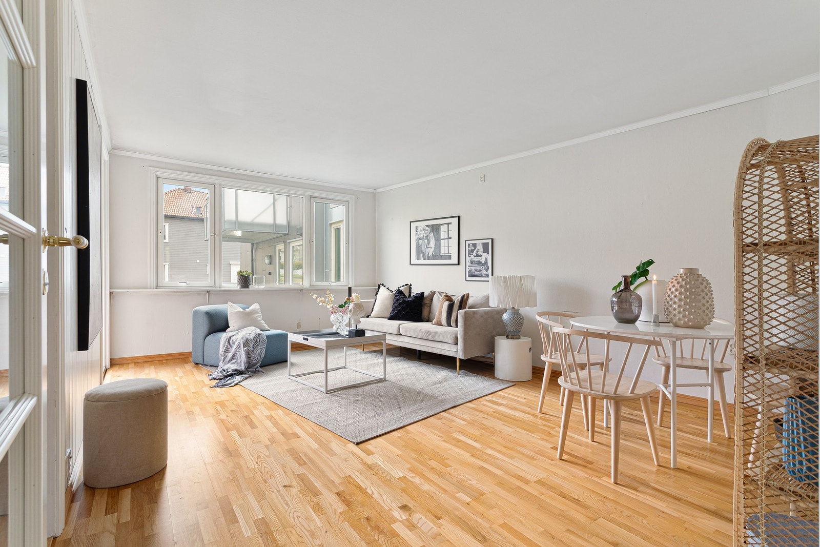 EiendomsMegler 1 v/ Peder Bjørnstad har gleden av å presentere Frostaveien 13 A! Lys og romslig 3-roms med god beliggenhet. Galleribilde