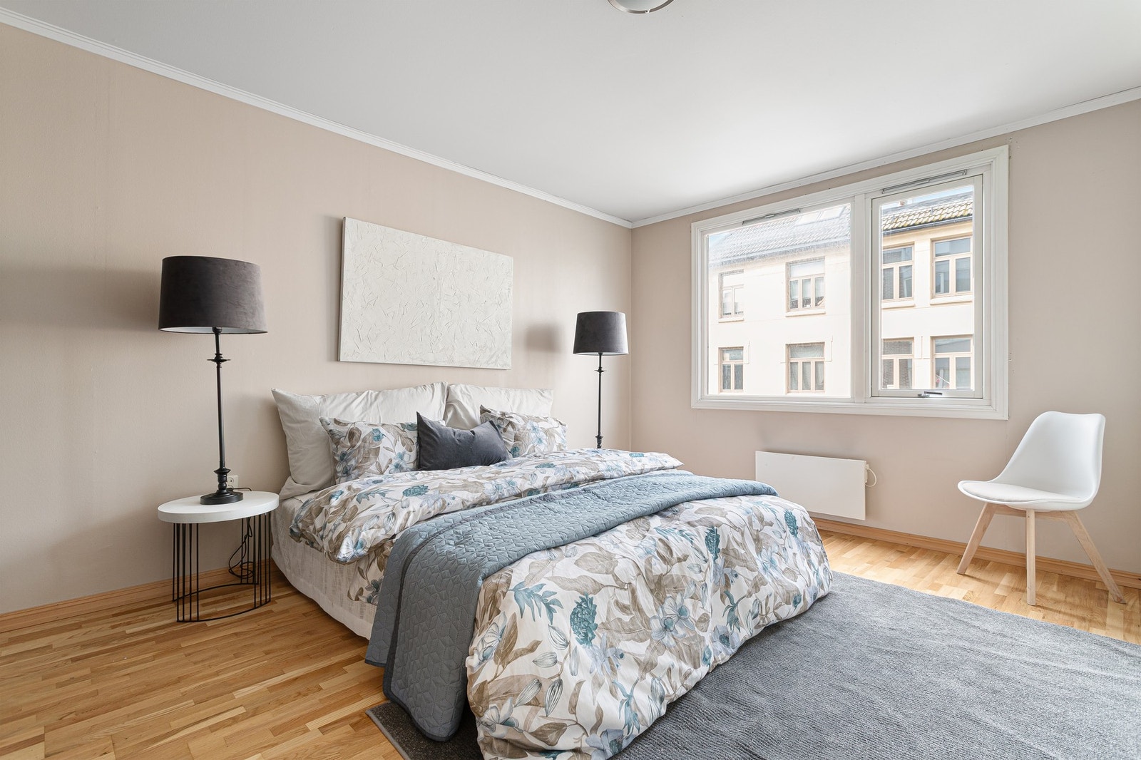 Romslig hovedsoverom på 14,6 kvm. Galleribilde