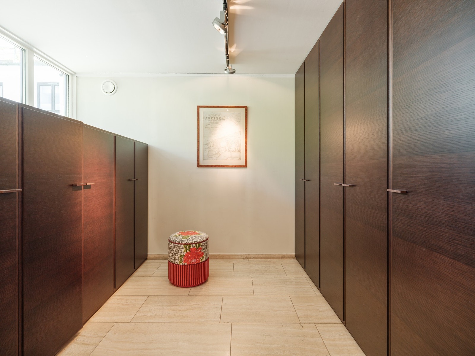 Omkledningsrom i 1. etasje. Galleribilde