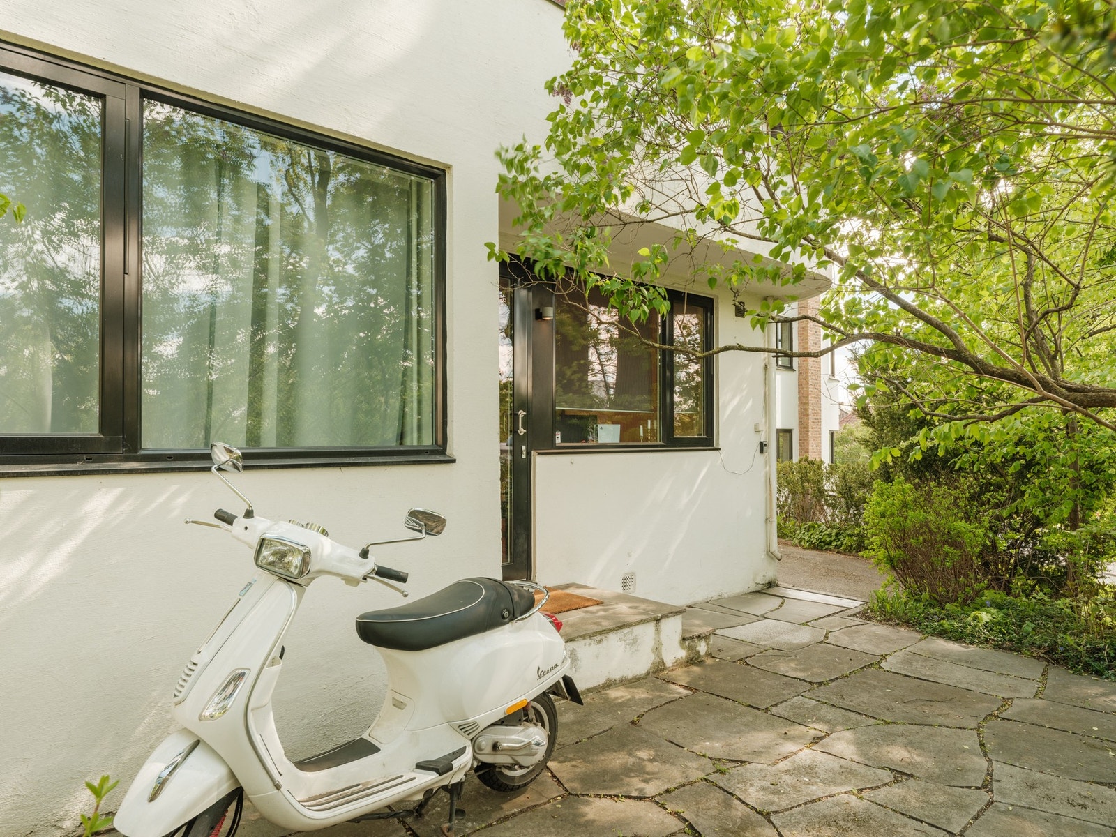 Tilkomst til boligens utleiedel. Galleribilde