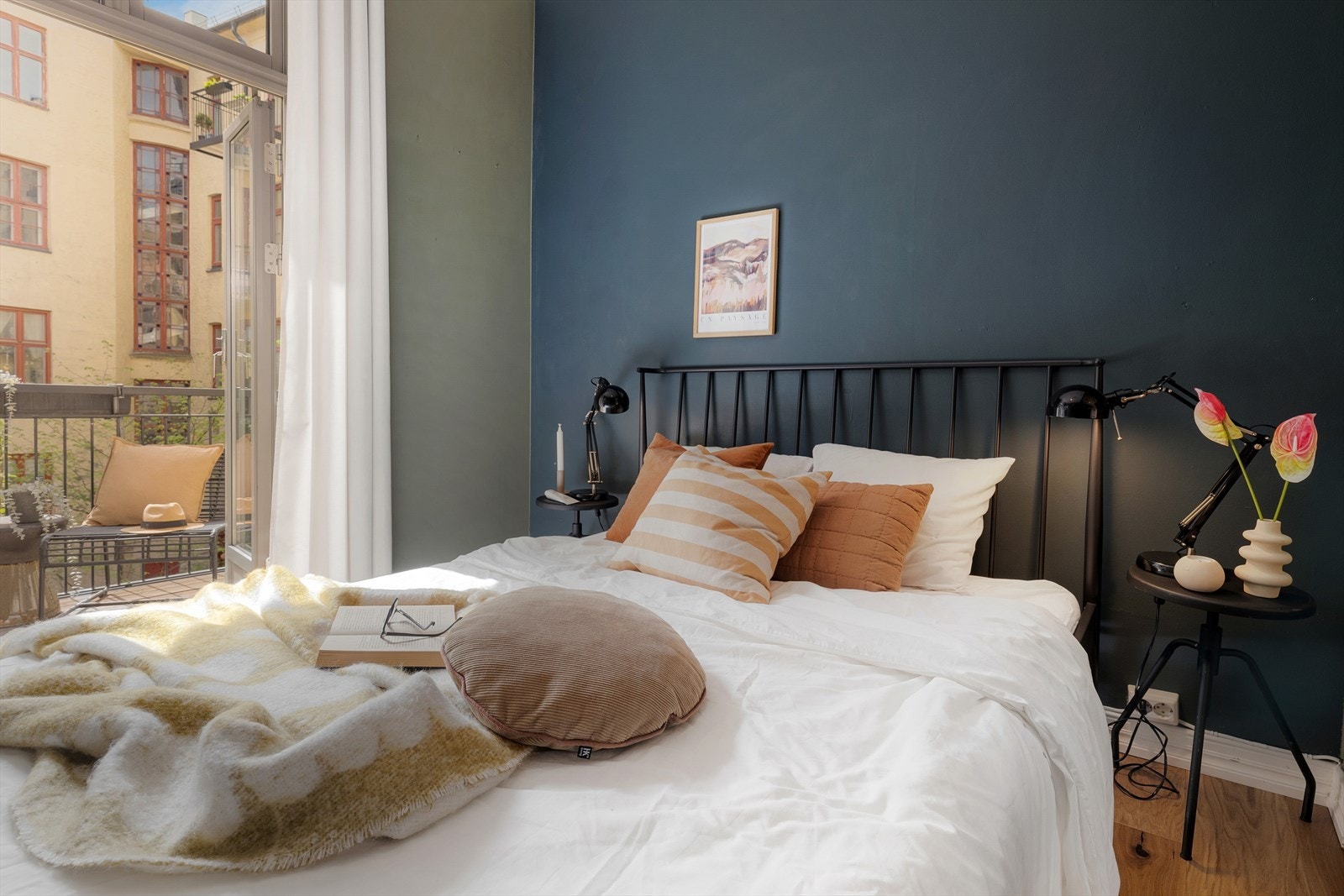 På de varmeste sommerdagene er det deilig å sove med balkongdøren åpen. Galleribilde