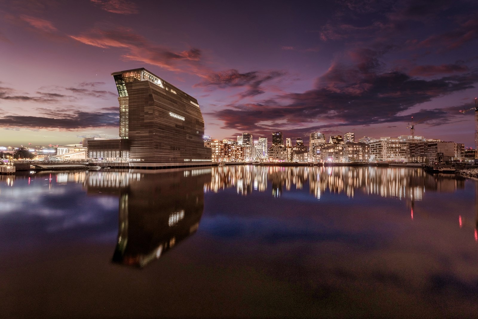 Nærområdet - Kun få minutters gange til Bjørvika med hovedstadens nye "hotspot"; Munch brygge. Galleribilde