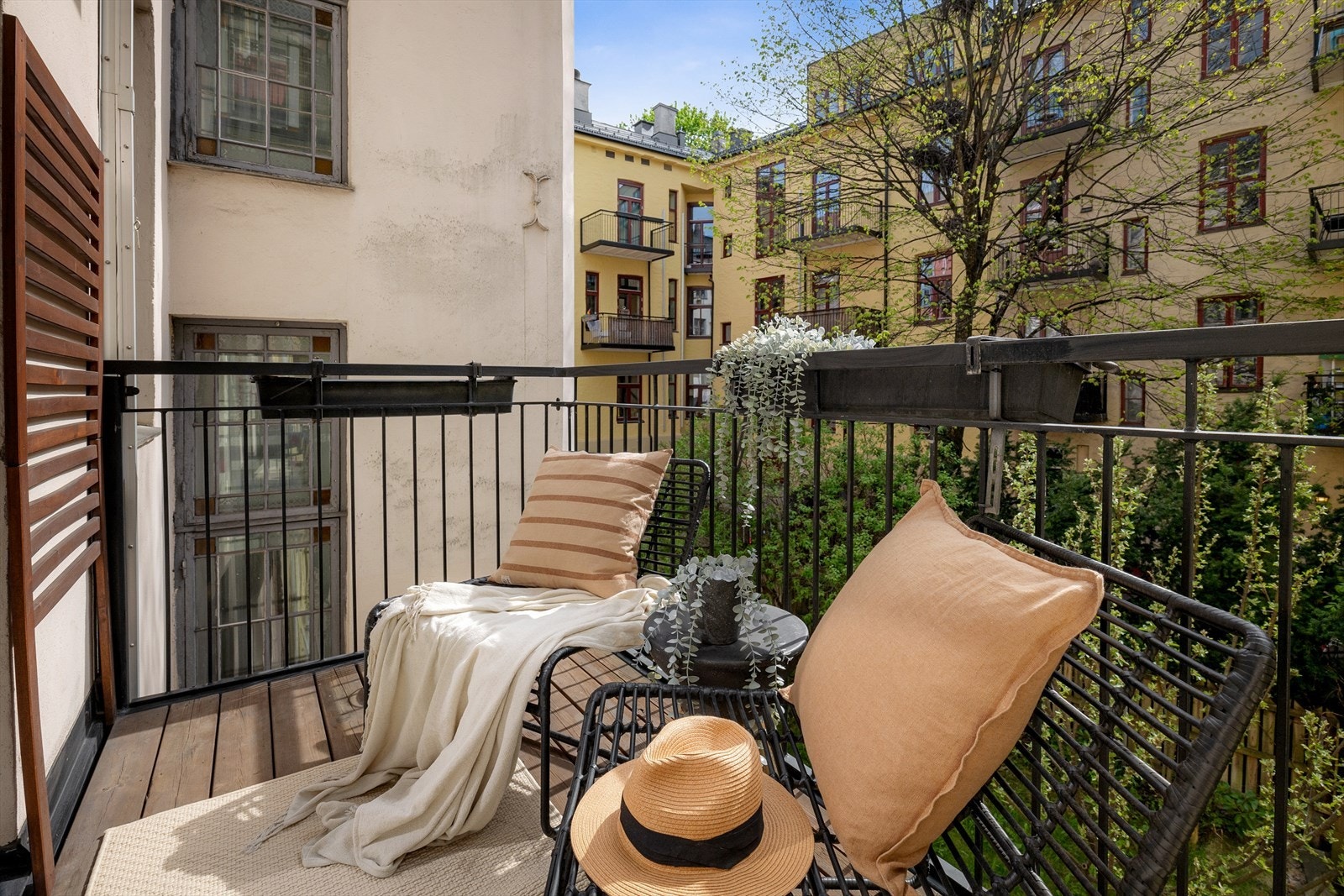 Her kan du innrede din egen balkongidyll, og nyte varme sommerkvelder i selskap med gode venner! Galleribilde