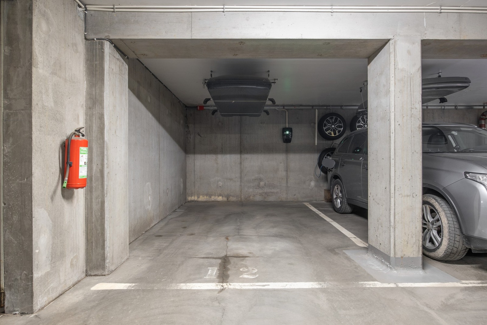 Det medfølger én p-plass i felles garasjeanlegg. P-plassen er utstyrt med elbillader Galleribilde