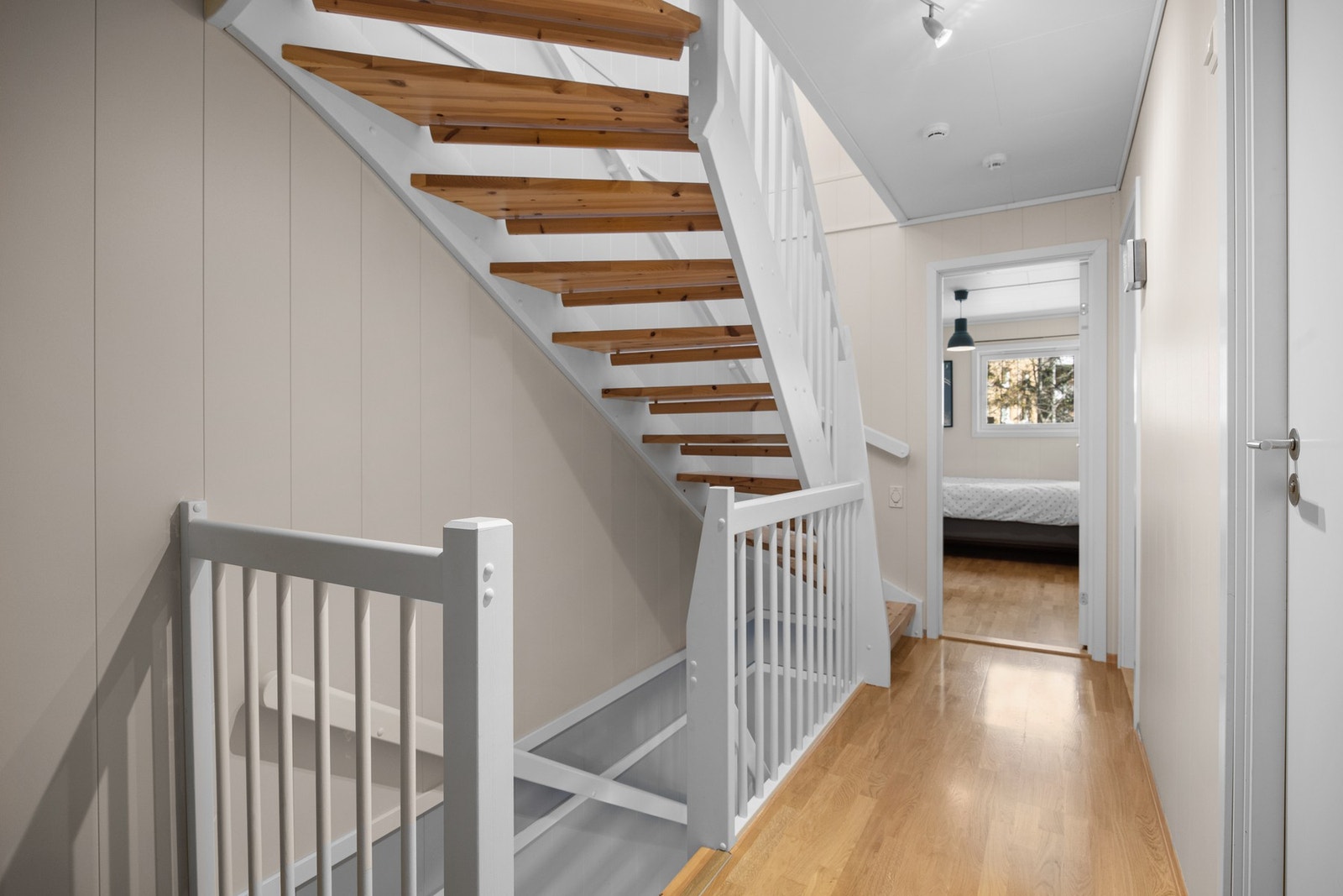 Det er uttak for sentralstøvsuger i alle etasjer Galleribilde