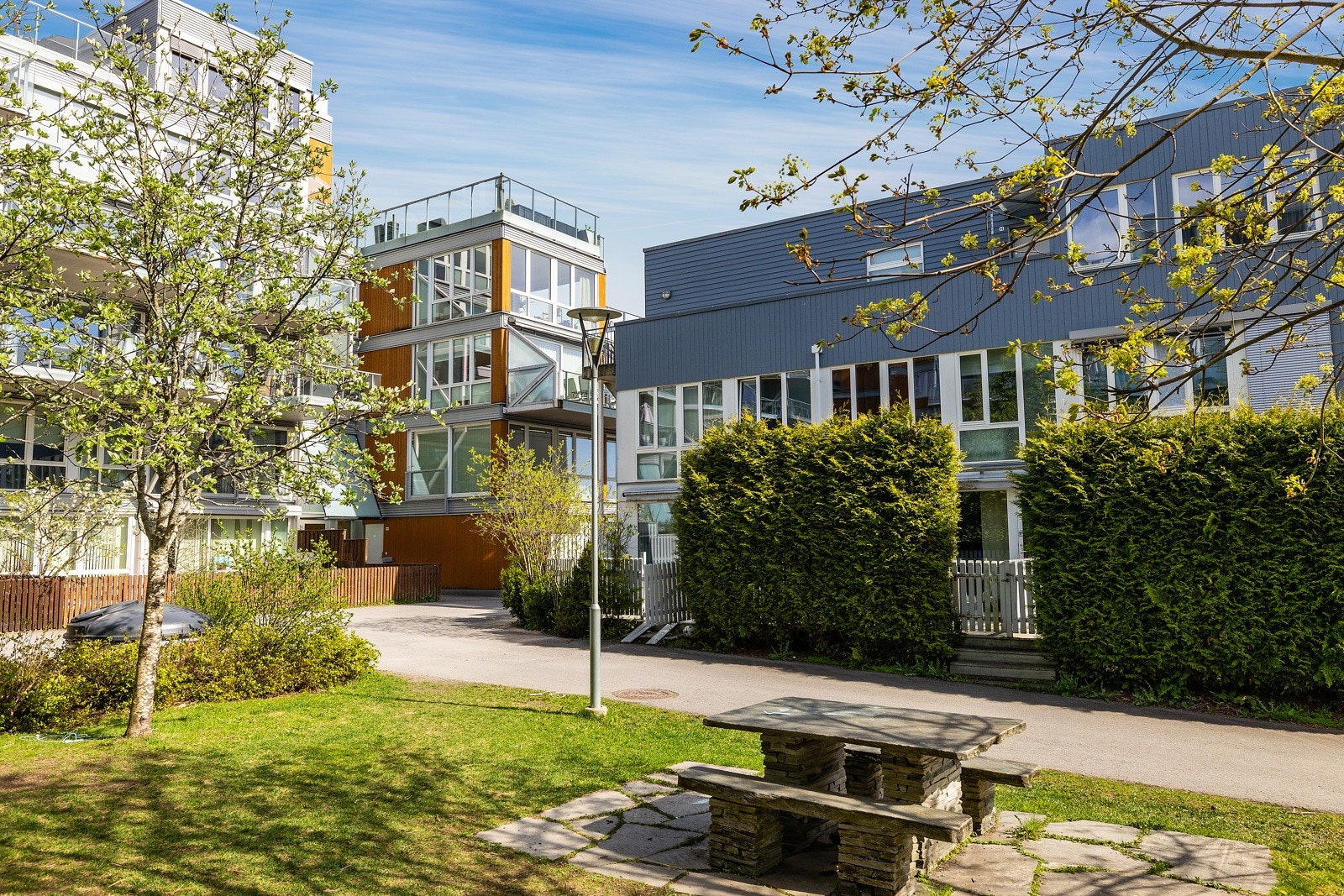 Leiligheten er en del av at svært veldrevet og hyggelig sameie. Galleribilde