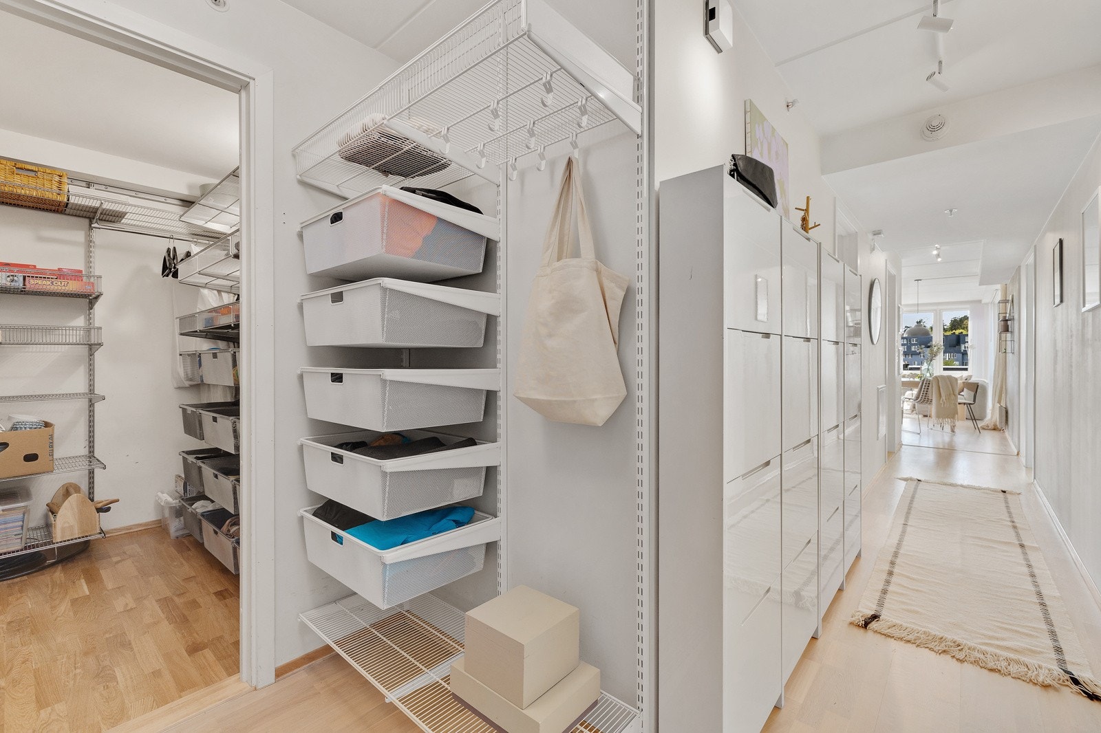 Leiligheten har også vært godt med oppbevaringsplass med en stor binnvendig bod. Galleribilde
