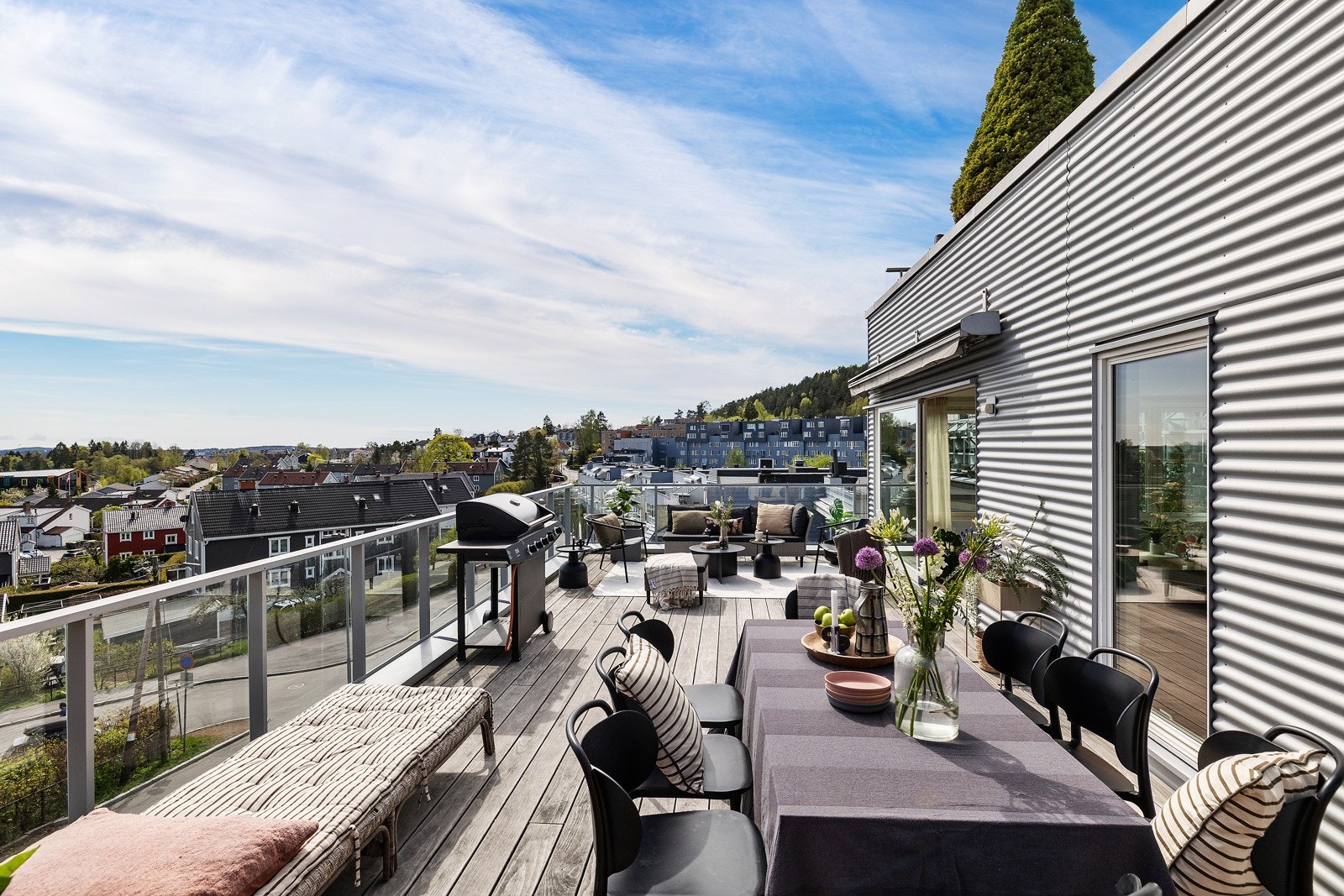 Den gode størrelsen gir plass til flere ulike sittegrupper etter eget ønske og behov. Galleribilde