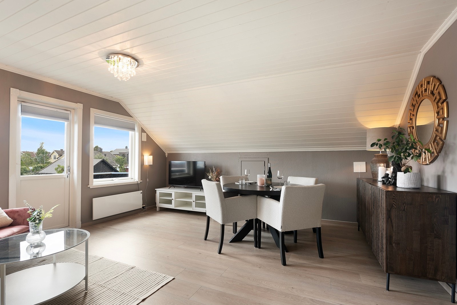 EIE Tønsberg v/Tuva Omberg Melsom presenterer Hiorths gate 13! Galleribilde