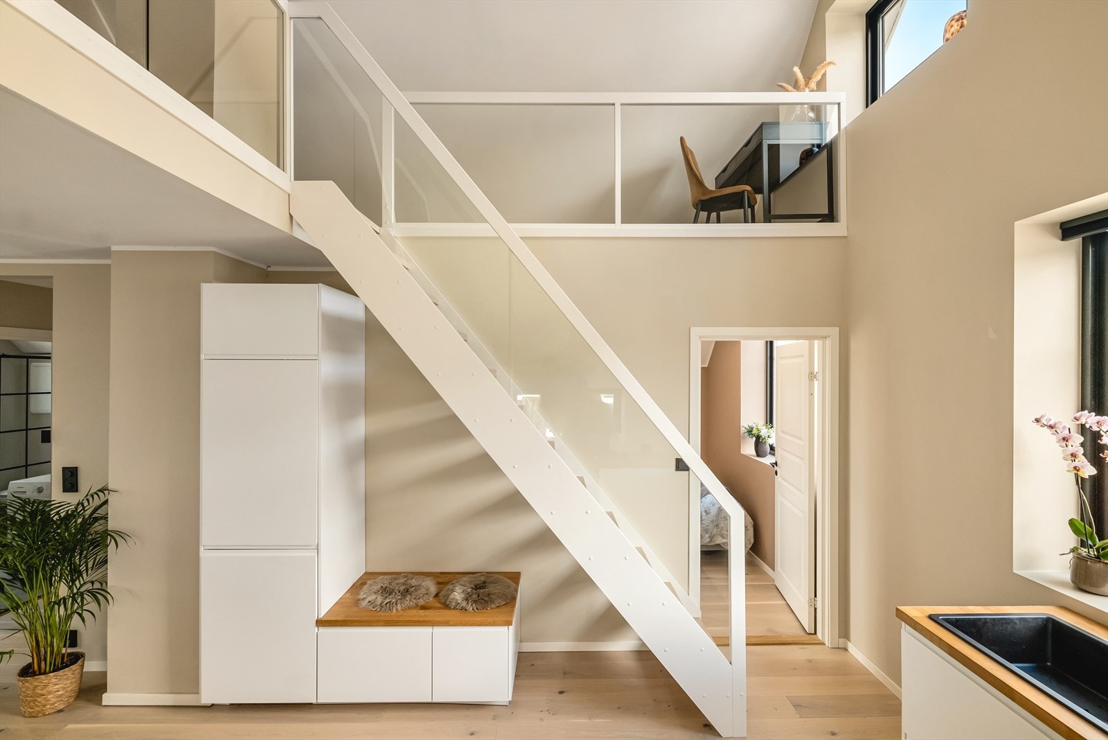 En lekker trapp opp til hems Galleribilde