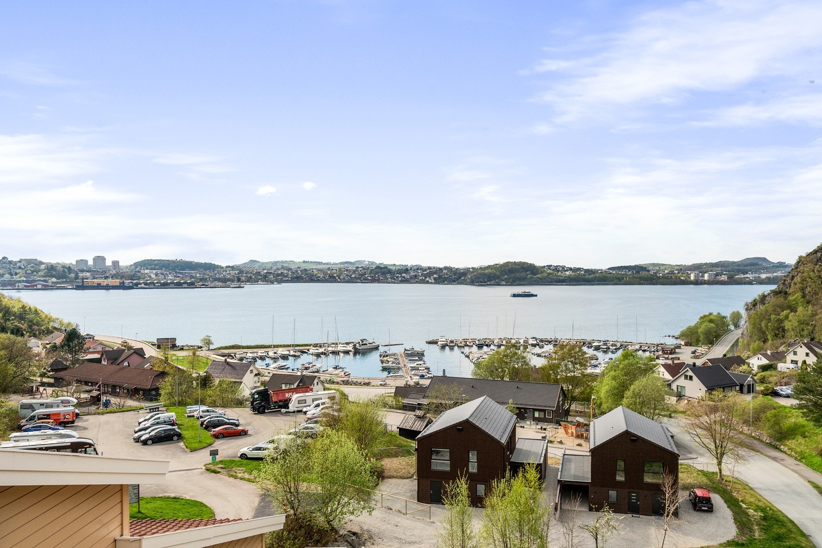 Fantastisk sjøutsikt fra terrasse. Galleribilde