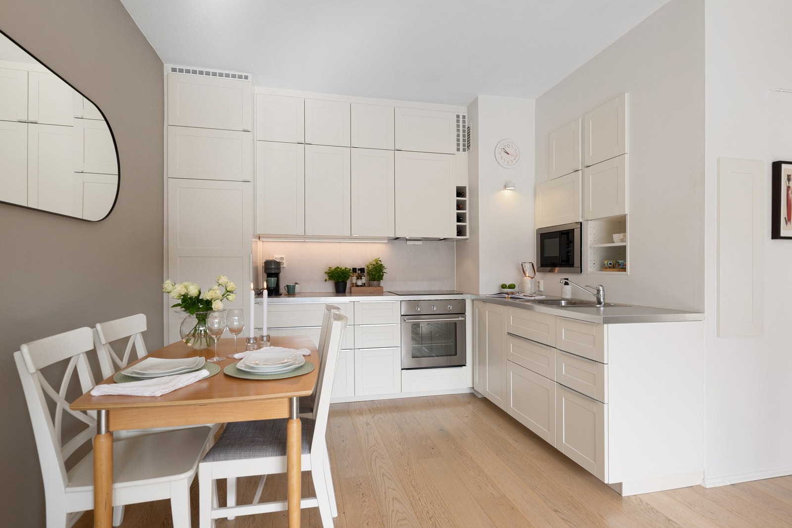 Stilrent og innbydende kjøkken med kjøkkeninnredning fra 2016. Galleribilde