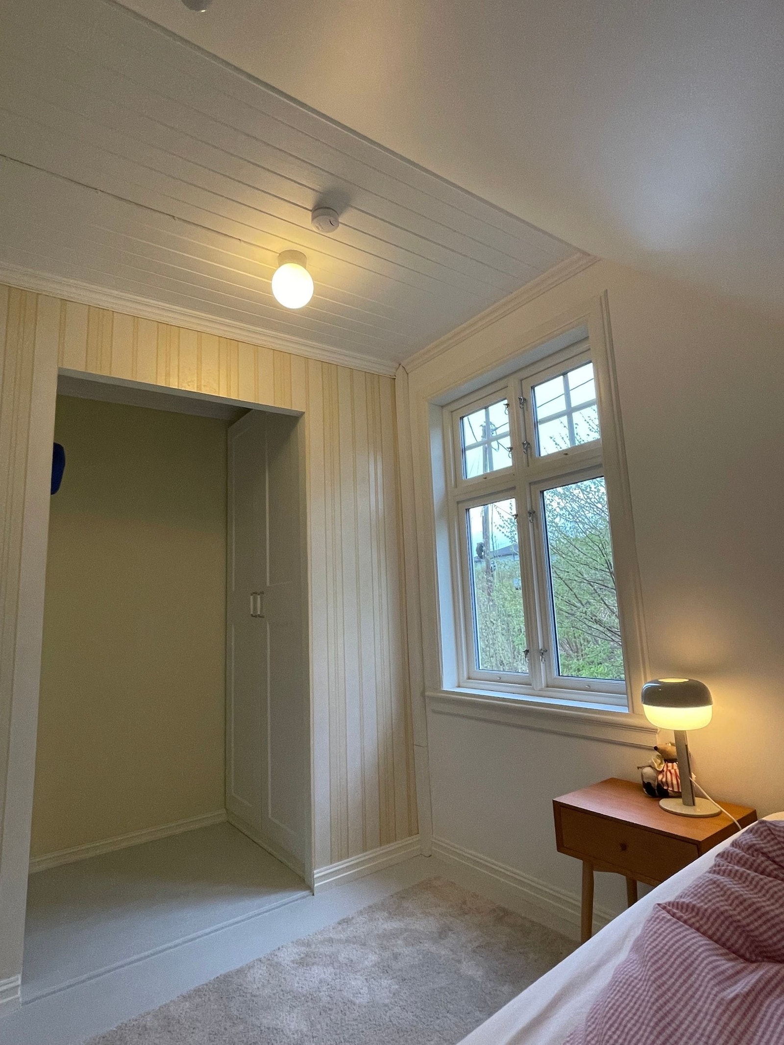 3 soverom m hyller og garderobeskap Galleribilde
