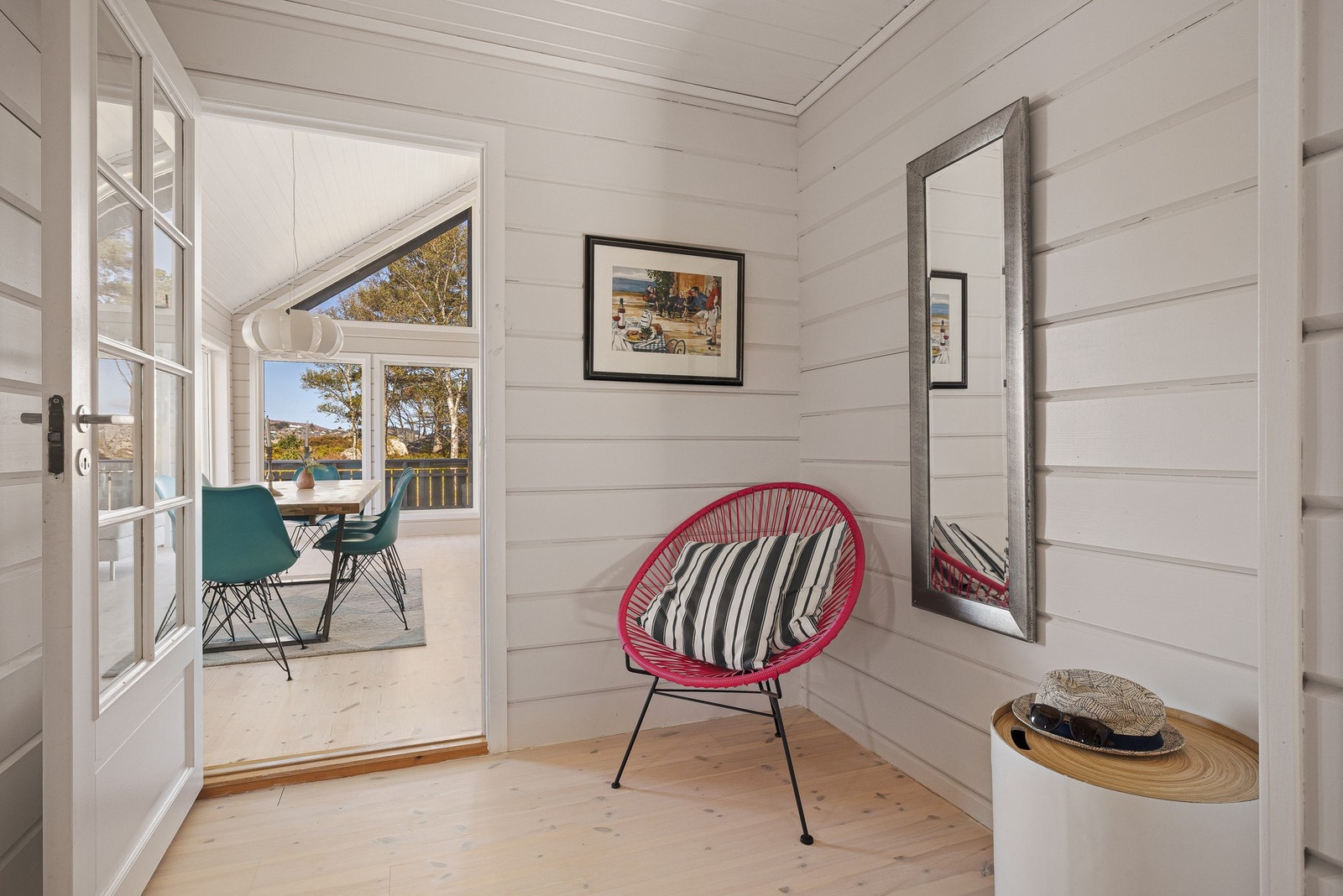 Fra gangen har man tilkomst til tre av soverommene Galleribilde