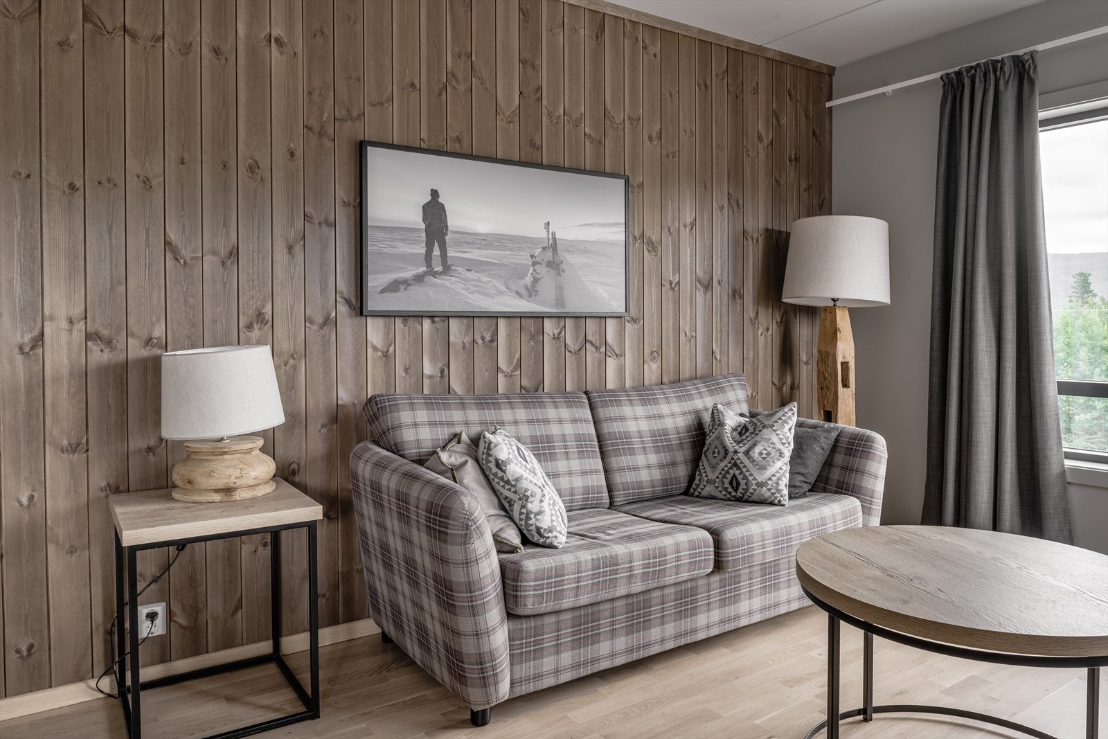 120-3-1_014.jpg Galleribilde