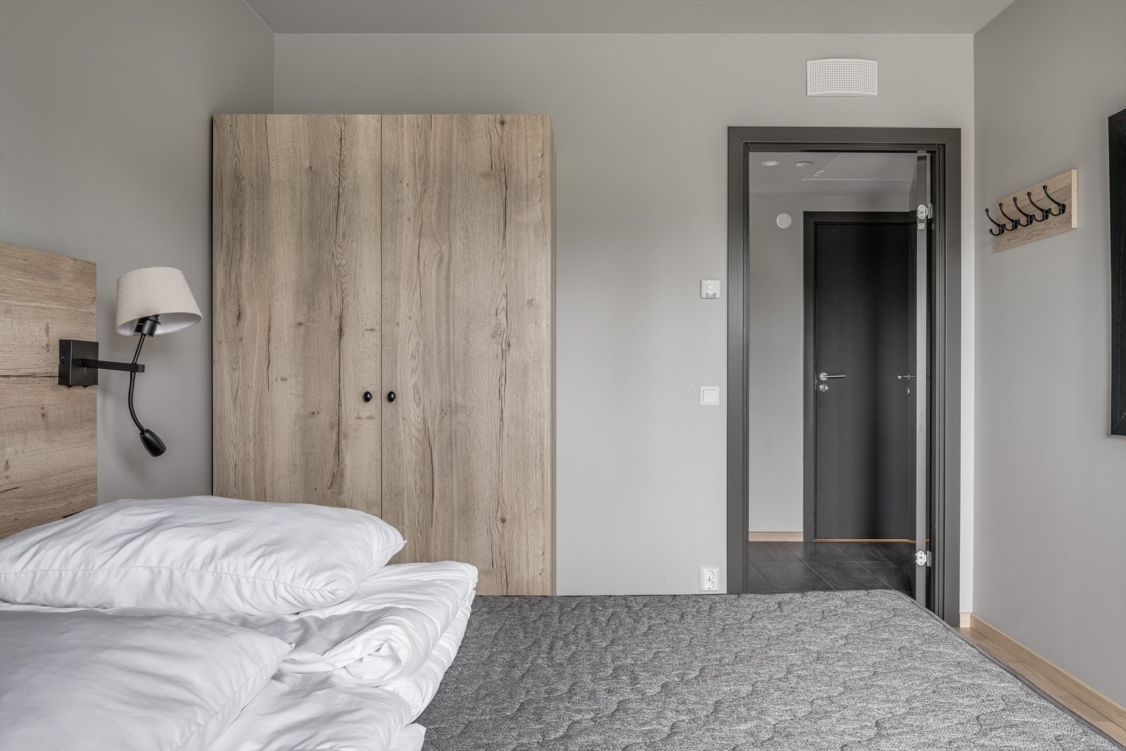 120-3-1_003.jpg Galleribilde