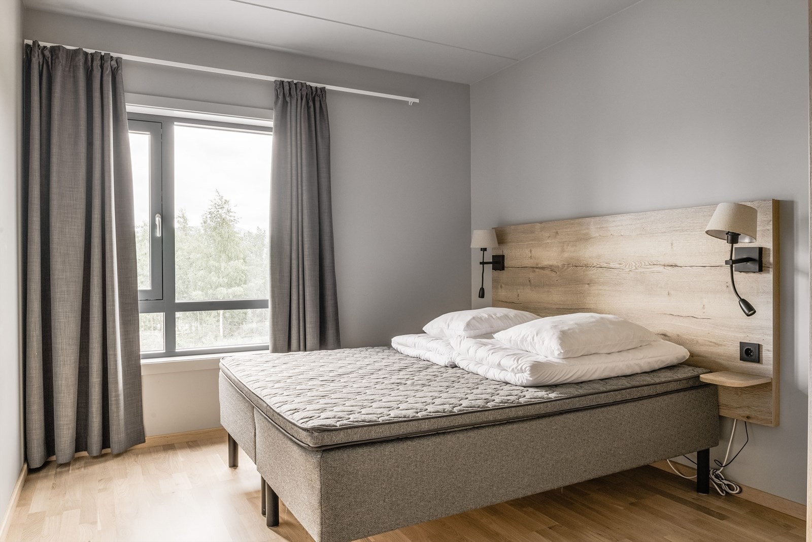 120-3-1_002.jpg Galleribilde