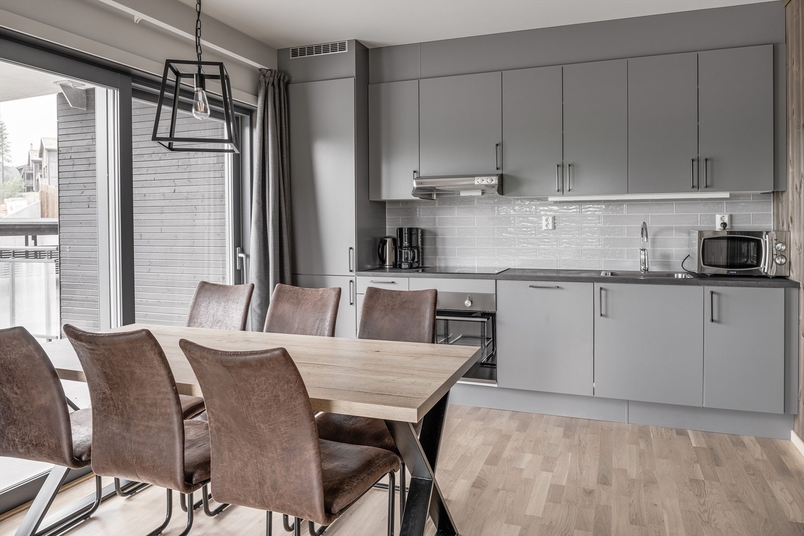 120-3-1_011.jpg Galleribilde