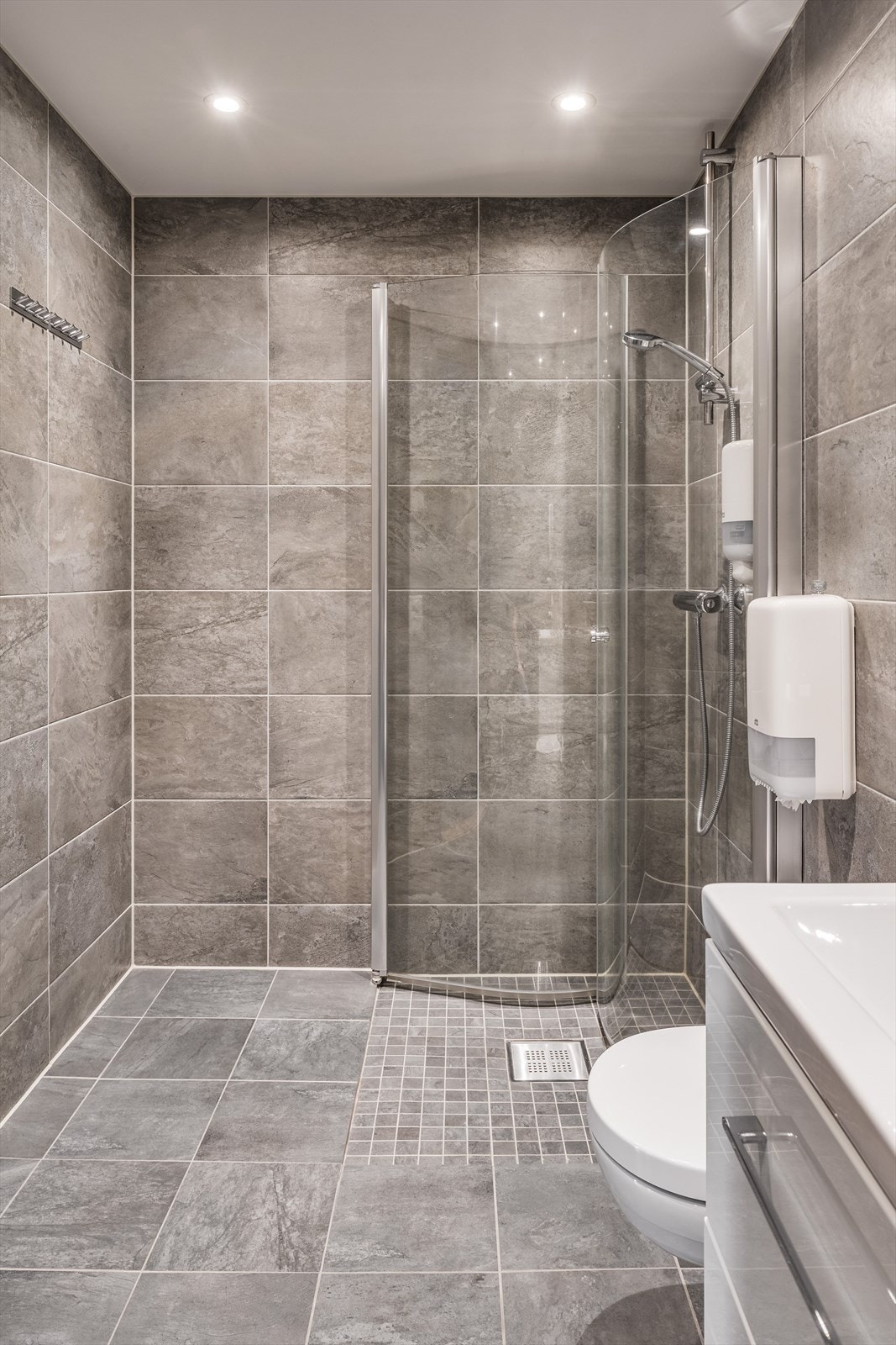 120-3-1_005.jpg Galleribilde