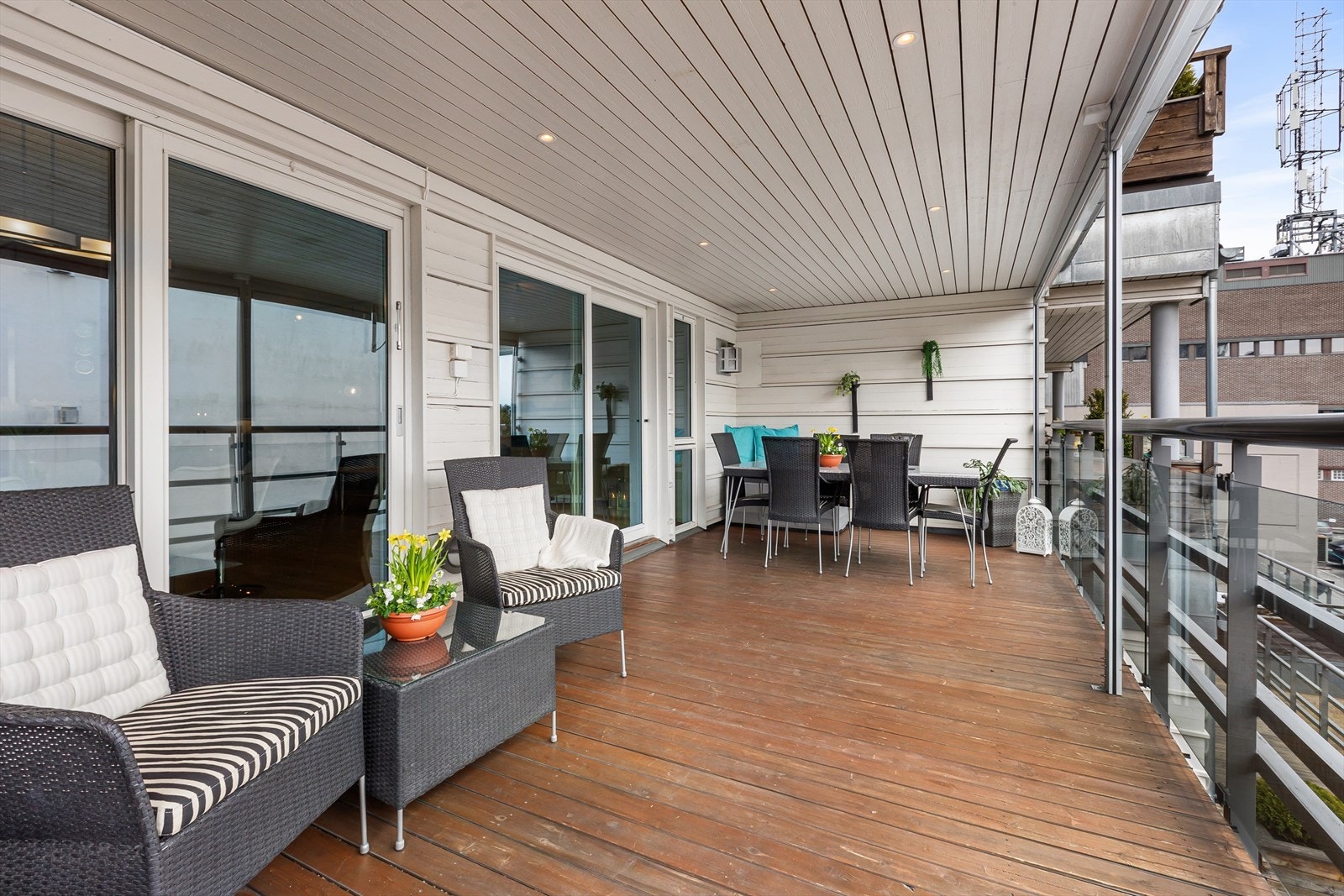 Verandaen er takoverbygget og meget romslig Galleribilde