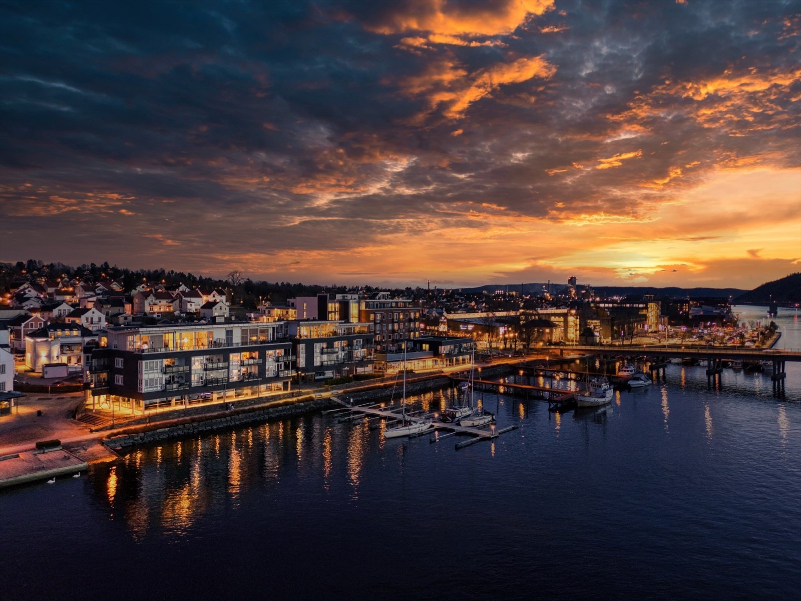 Leiligheten ligger midt i vakre Porsgrunn by Galleribilde