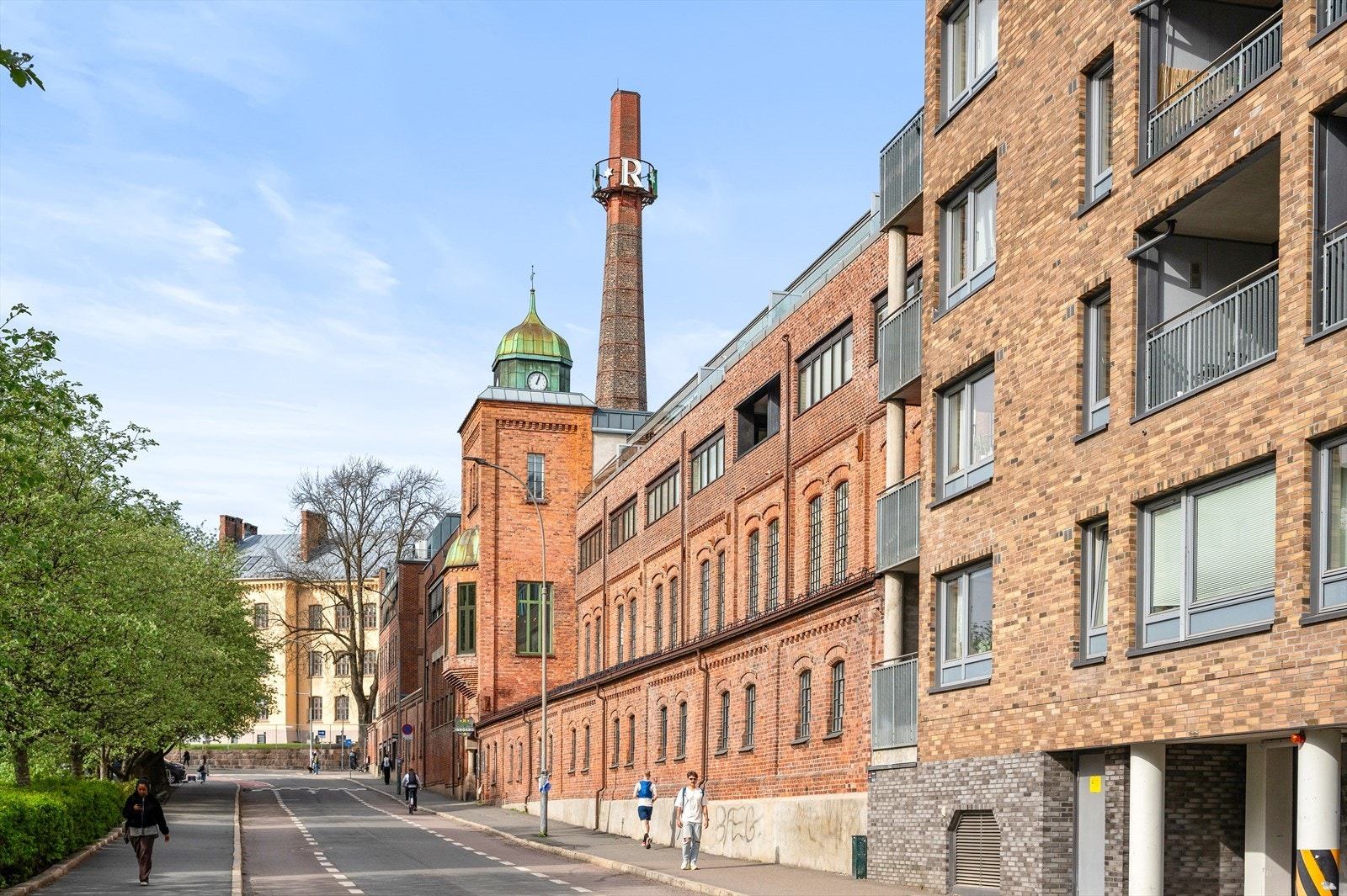 Ringnes park senter er en liten spasertur unna leiligheten. Galleribilde