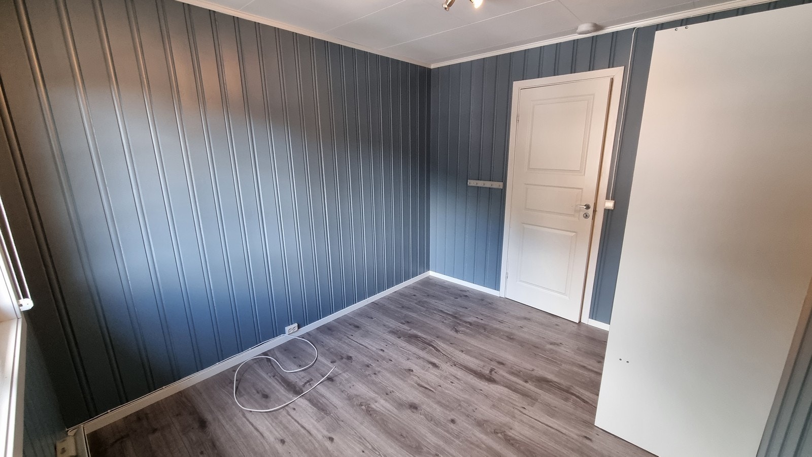 Moderne fargevalg på gulv og vegger. Galleribilde