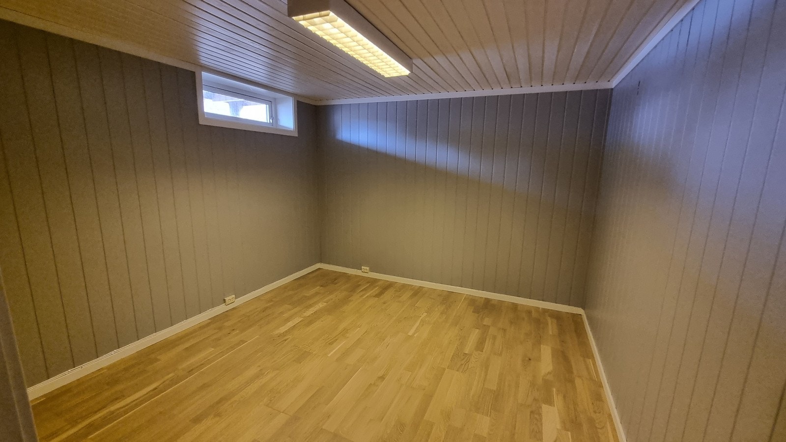 Kjellerrom nr 2 av totalt 4 andre rom i kjelleren. Galleribilde