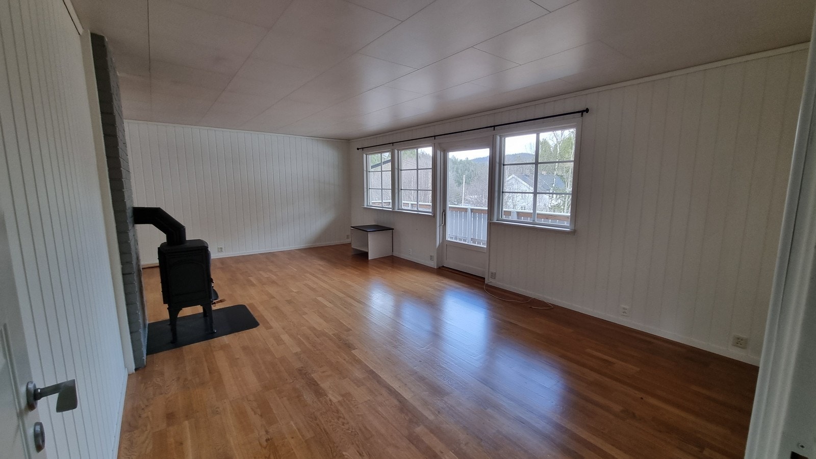 Utgang til veranda på baksiden av huset. Galleribilde