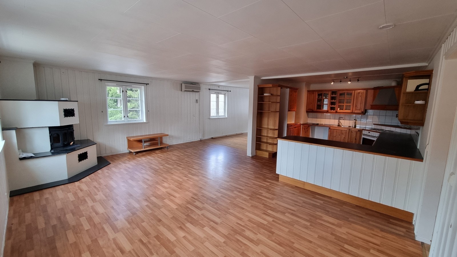 Velkommen til Kvikneveien 1146 - en innholdsrik enebolig med godt av plass og nærhet til naturen. Galleribilde