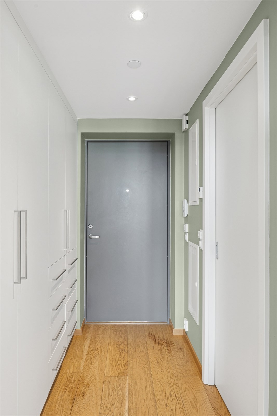 Det er vannbåren gulvvarme i leiligheten, foruten baderom. Galleribilde