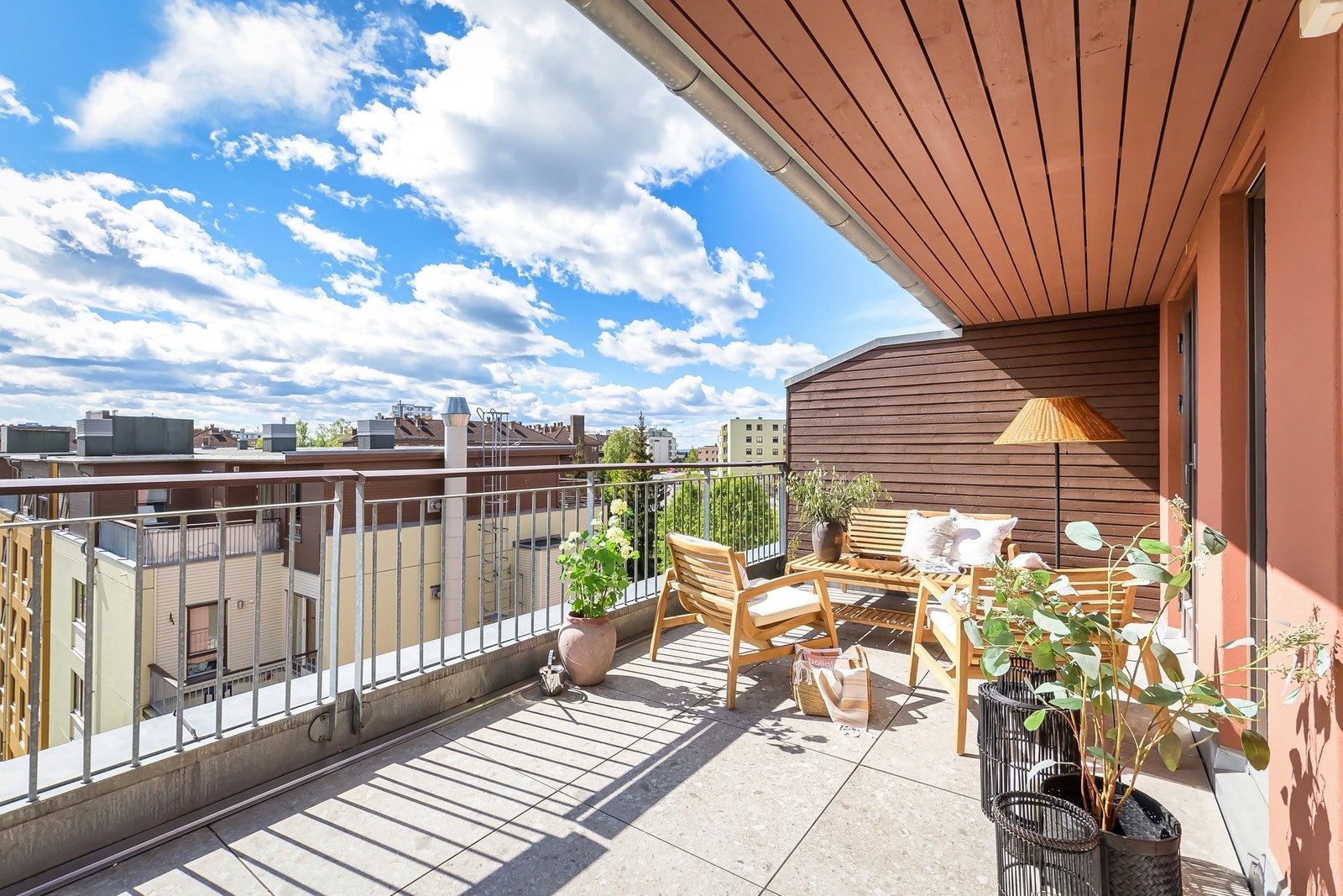 Her kan man nyte solen fra soloppgang til tidlig kveld. Galleribilde