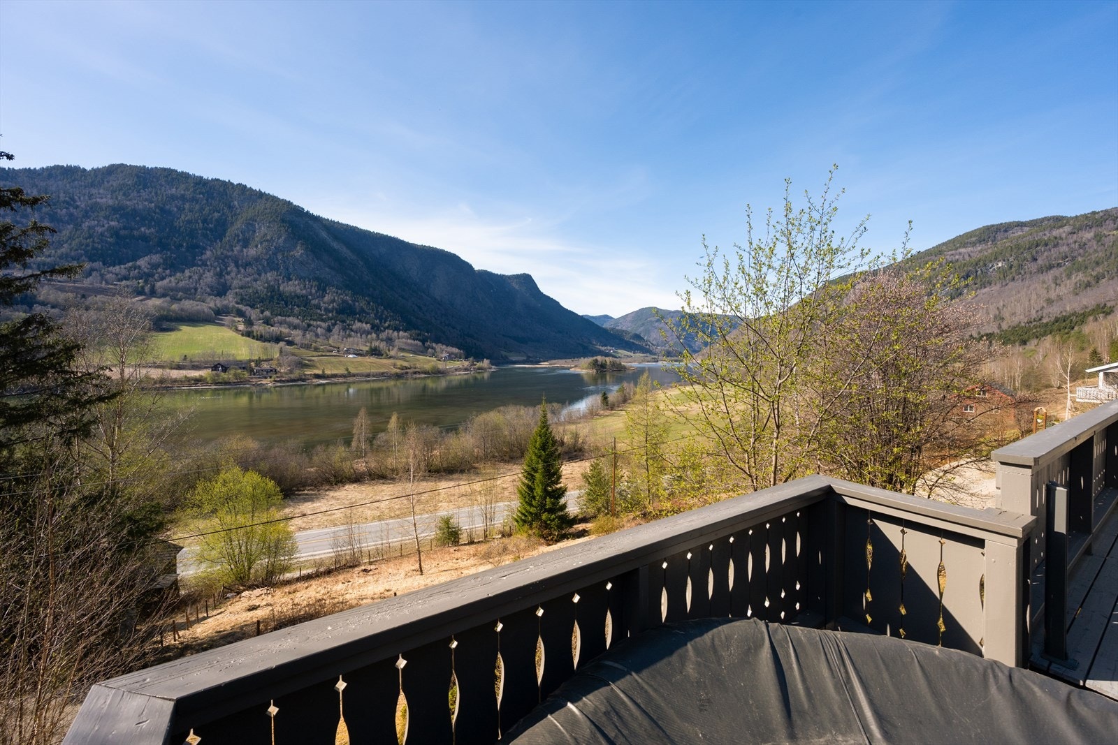 Utsikten strekker seg både nordover og sørover. Galleribilde