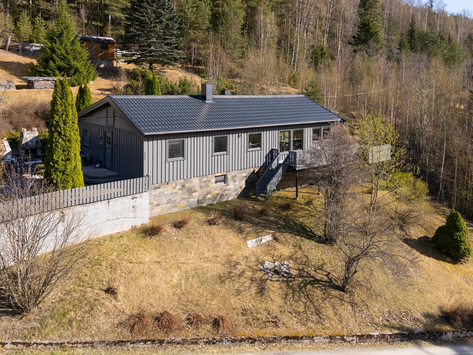 Uteområdet. Galleribilde